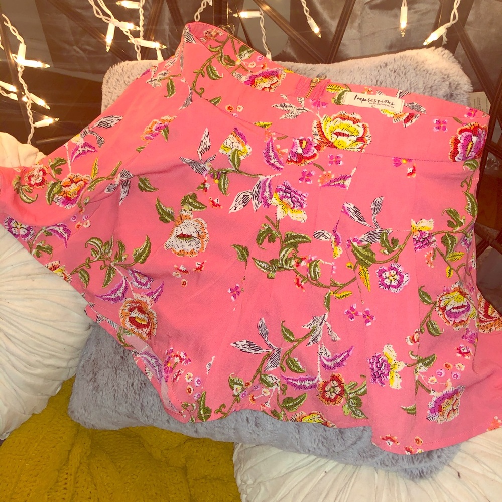 Floral flowy high waisted shorts